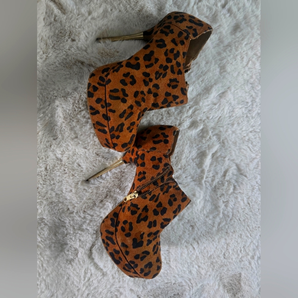 Forever 21 Animal Print Heeled Boots